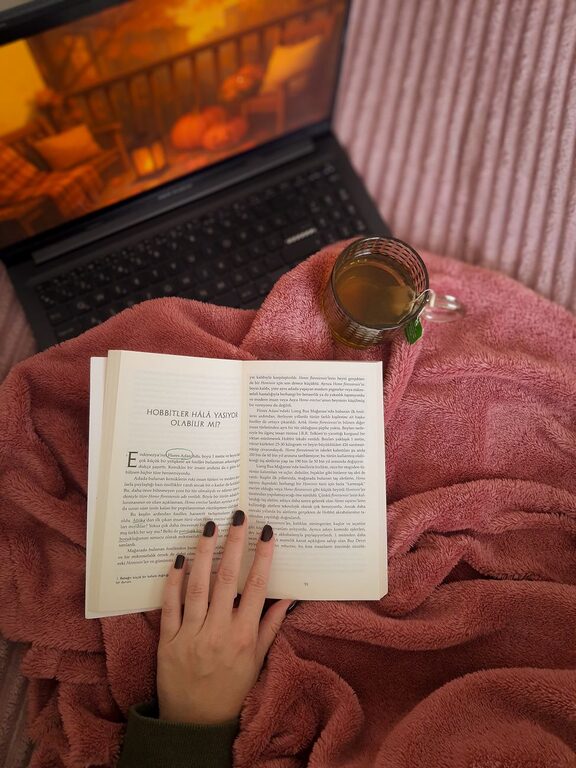 Activități relaxante pentru un weekend petrecut acasă
